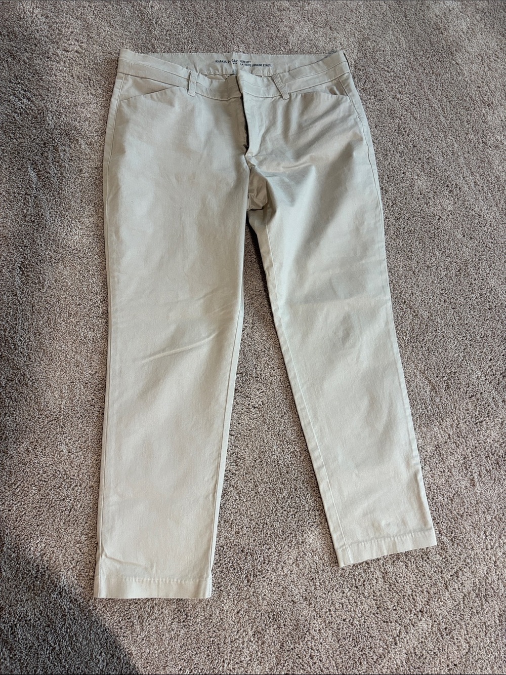 GAP Women's Light Beige Capris